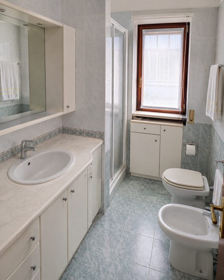 Bagno con doccia — La Casa di Franco, Torre dell'Orso