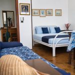 Camera da letto con specchiera — La Casa di Franco, Torre dell'Orso